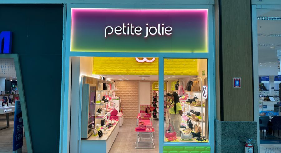 Petite Jolie